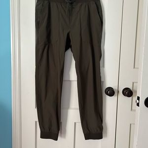 Lululemon ABC Jogger Men’s Size XL. Unaltered in Olive Green.